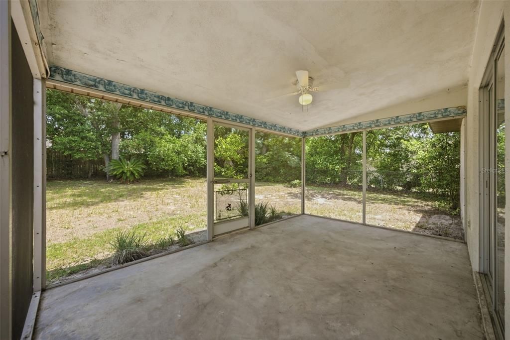 For Sale: $225,000 (2 beds, 2 baths, 1098 Square Feet)