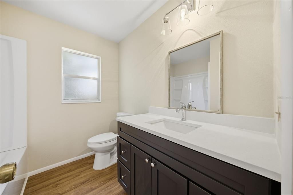 For Sale: $225,000 (2 beds, 2 baths, 1098 Square Feet)