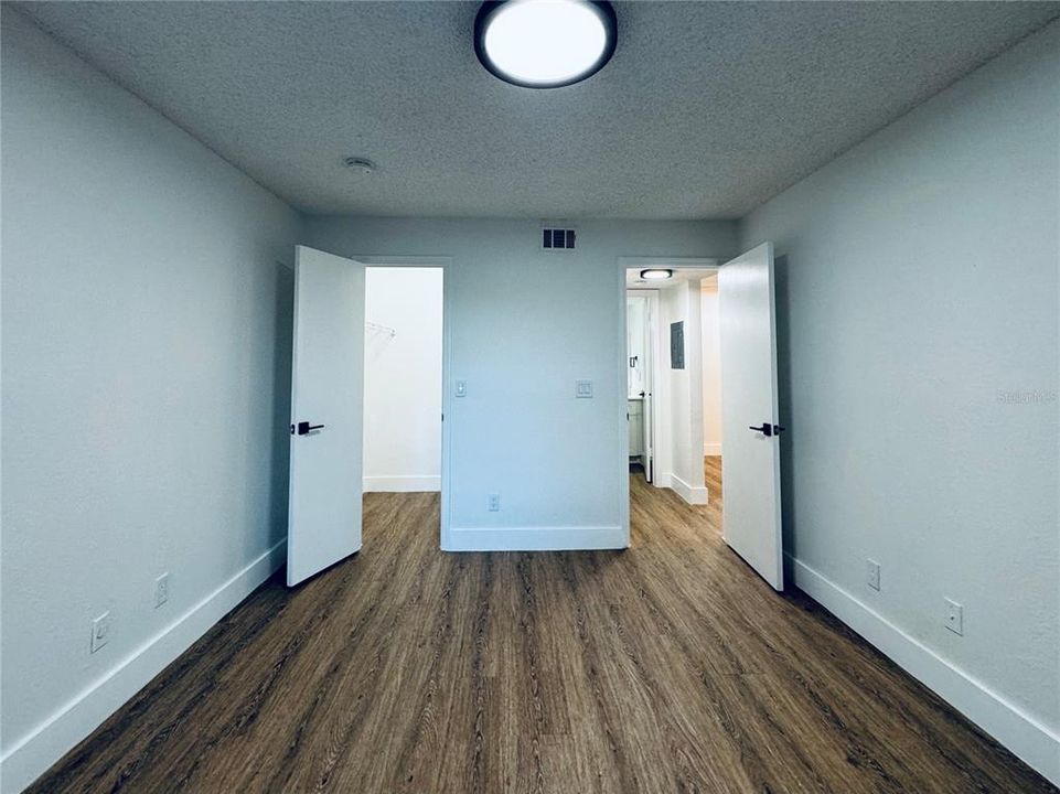For Rent: $1,550 (1 beds, 1 baths, 735 Square Feet)