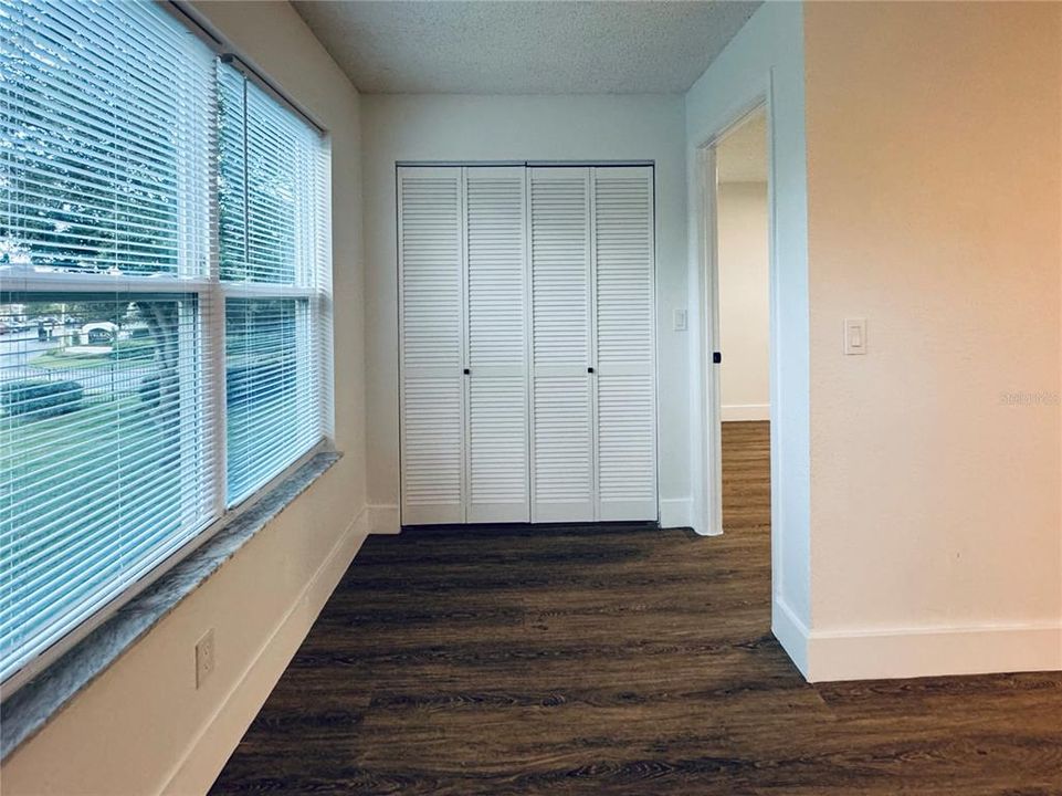 For Rent: $1,550 (1 beds, 1 baths, 735 Square Feet)