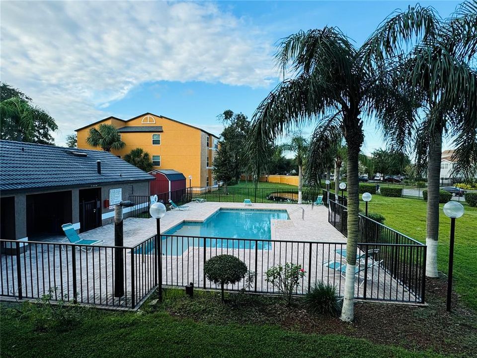 For Rent: $1,550 (1 beds, 1 baths, 735 Square Feet)