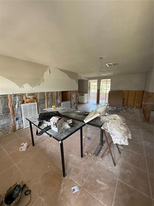 For Sale: $149,990 (3 beds, 2 baths, 1188 Square Feet)