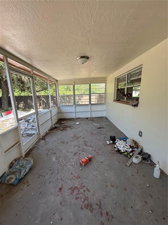 For Sale: $149,990 (3 beds, 2 baths, 1188 Square Feet)