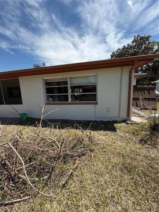 For Sale: $149,990 (3 beds, 2 baths, 1188 Square Feet)