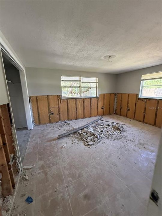 For Sale: $149,990 (3 beds, 2 baths, 1188 Square Feet)
