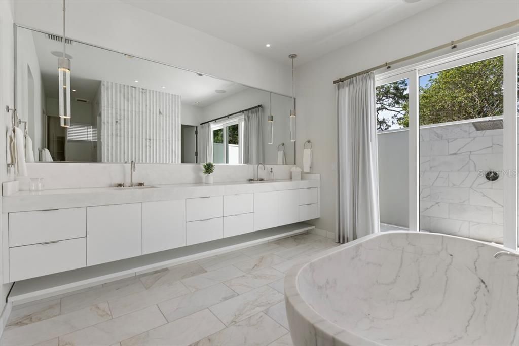 En Venta: $3,095,000 (3 camas, 3 baños, 4425 Pies cuadrados)
