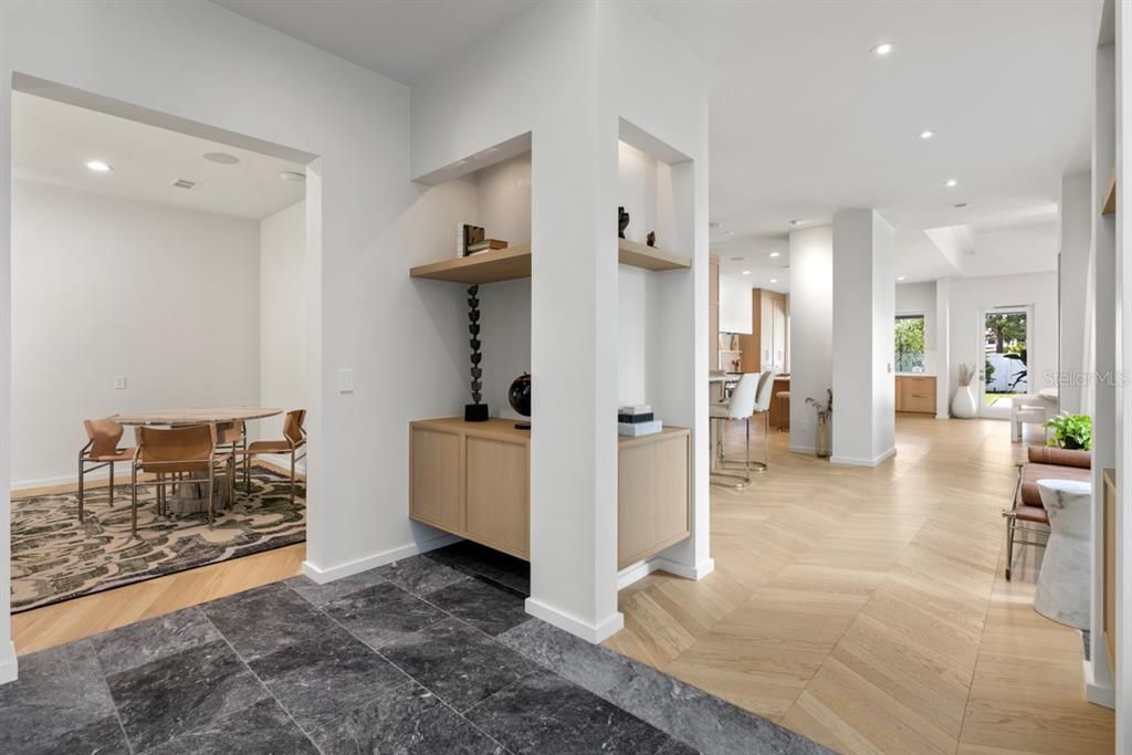 En Venta: $3,095,000 (3 camas, 3 baños, 4425 Pies cuadrados)