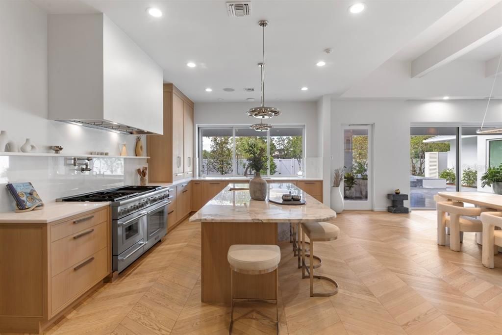 En Venta: $3,095,000 (3 camas, 3 baños, 4425 Pies cuadrados)