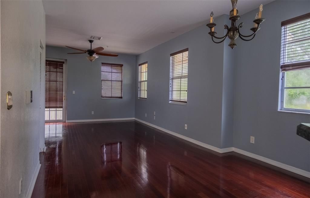 For Sale: $599,900 (3 beds, 2 baths, 2220 Square Feet)