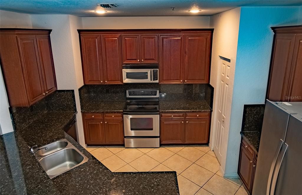 For Sale: $599,900 (3 beds, 2 baths, 2220 Square Feet)