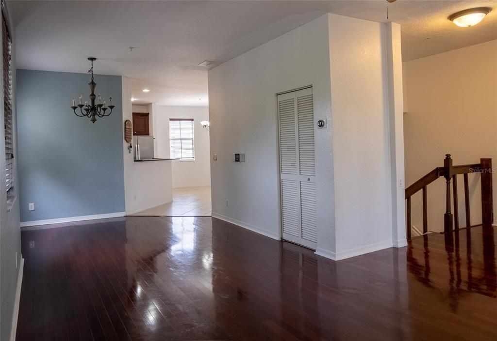 For Sale: $599,900 (3 beds, 2 baths, 2220 Square Feet)