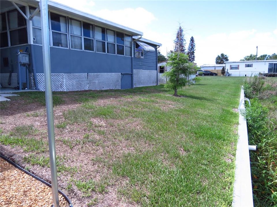 For Sale: $135,000 (3 beds, 2 baths, 798 Square Feet)