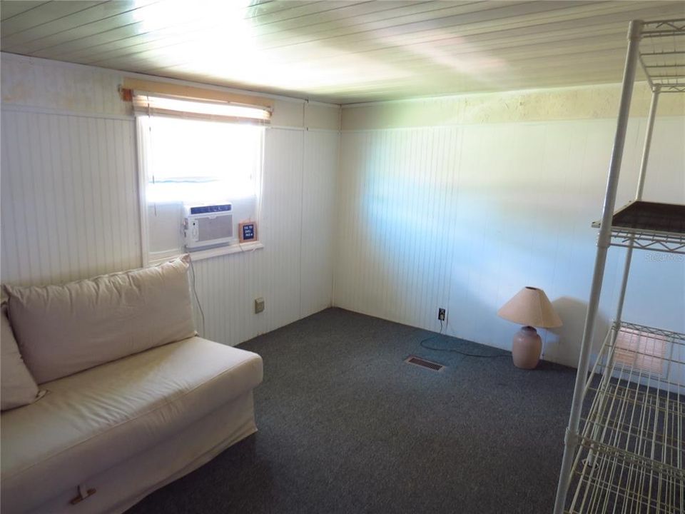 For Sale: $135,000 (3 beds, 2 baths, 798 Square Feet)