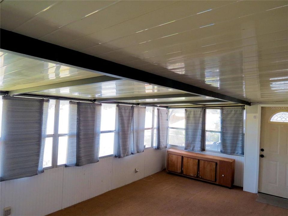 For Sale: $135,000 (3 beds, 2 baths, 798 Square Feet)