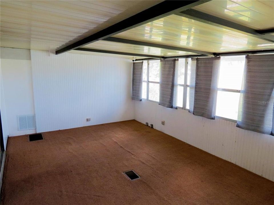 For Sale: $135,000 (3 beds, 2 baths, 798 Square Feet)