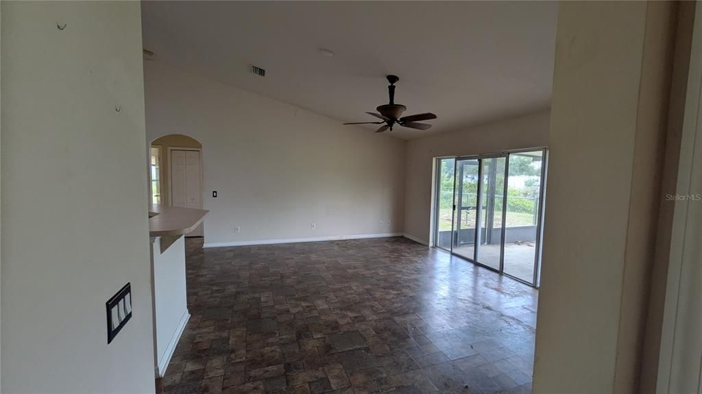 For Sale: $205,000 (3 beds, 2 baths, 1830 Square Feet)