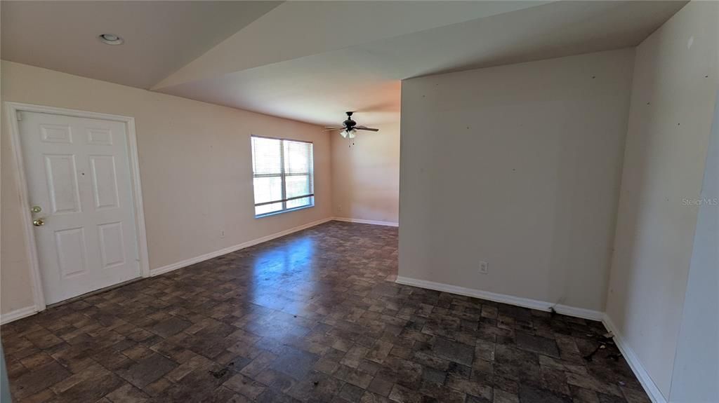 For Sale: $205,000 (3 beds, 2 baths, 1830 Square Feet)