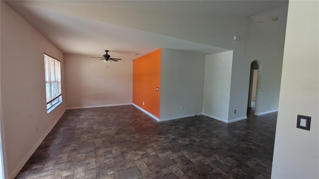 For Sale: $205,000 (3 beds, 2 baths, 1830 Square Feet)