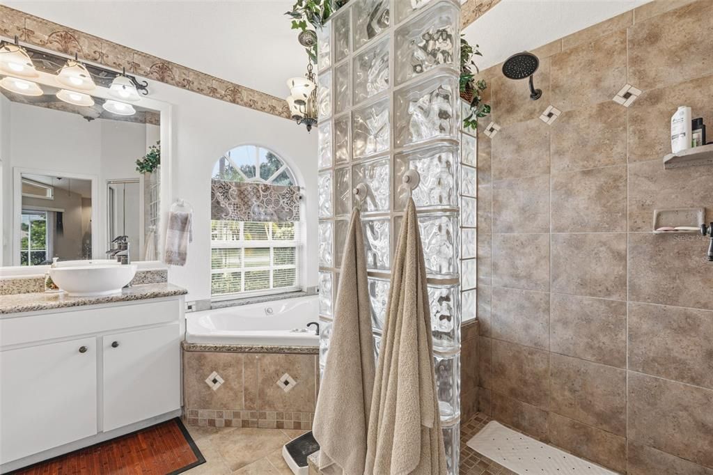 For Sale: $440,000 (3 beds, 2 baths, 2074 Square Feet)