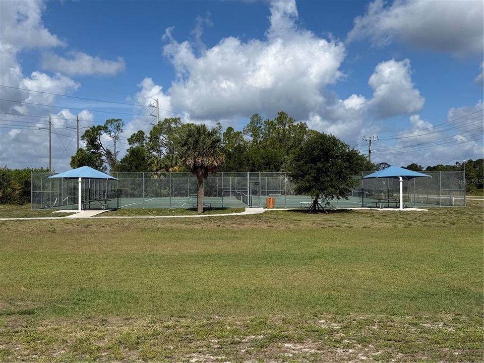 For Sale: $440,000 (3 beds, 2 baths, 2074 Square Feet)
