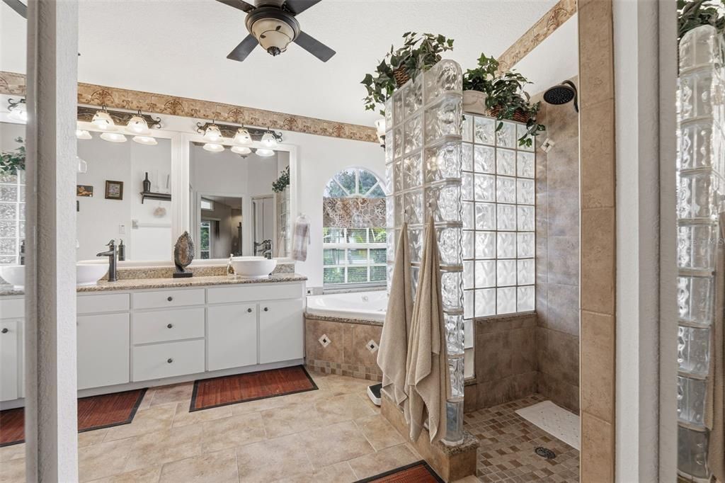 For Sale: $440,000 (3 beds, 2 baths, 2074 Square Feet)