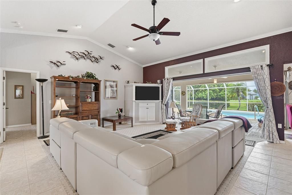 For Sale: $440,000 (3 beds, 2 baths, 2074 Square Feet)