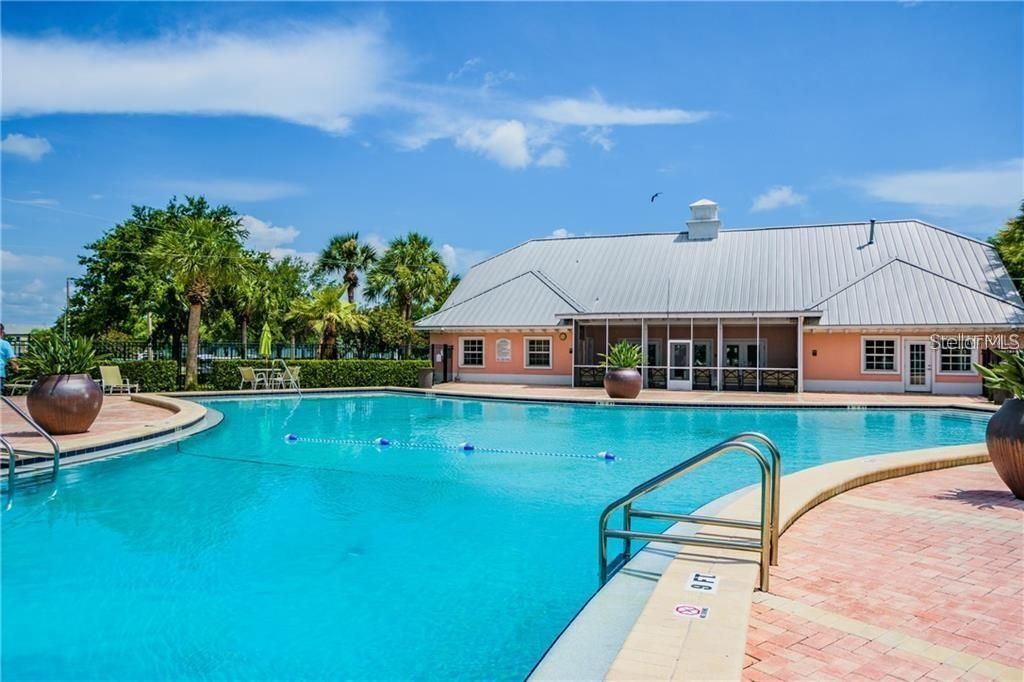 For Rent: $2,145 (2 beds, 1 baths, 774 Square Feet)
