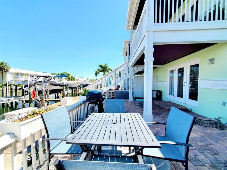 For Rent: $2,145 (2 beds, 1 baths, 774 Square Feet)