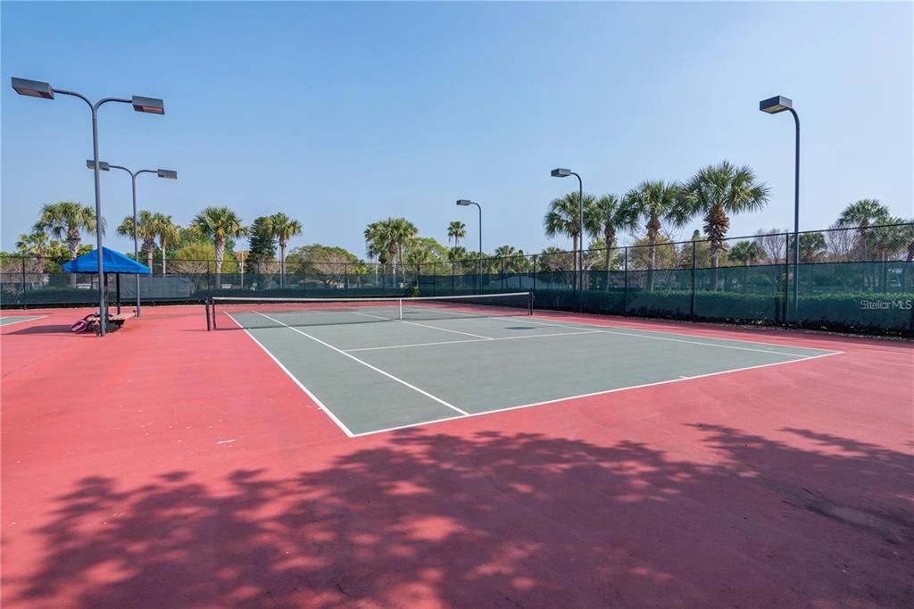 For Rent: $2,145 (2 beds, 1 baths, 774 Square Feet)