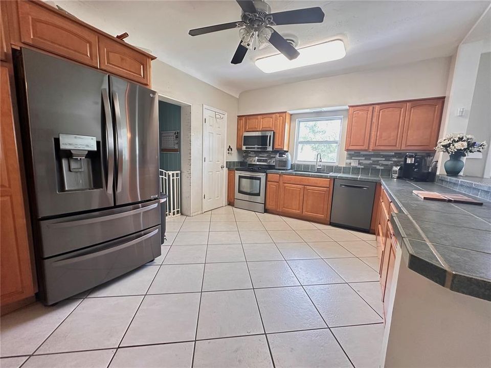 For Sale: $1,200,000 (5 beds, 3 baths, 3051 Square Feet)