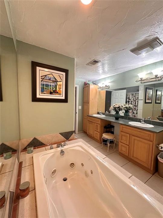 For Sale: $1,200,000 (5 beds, 3 baths, 3051 Square Feet)