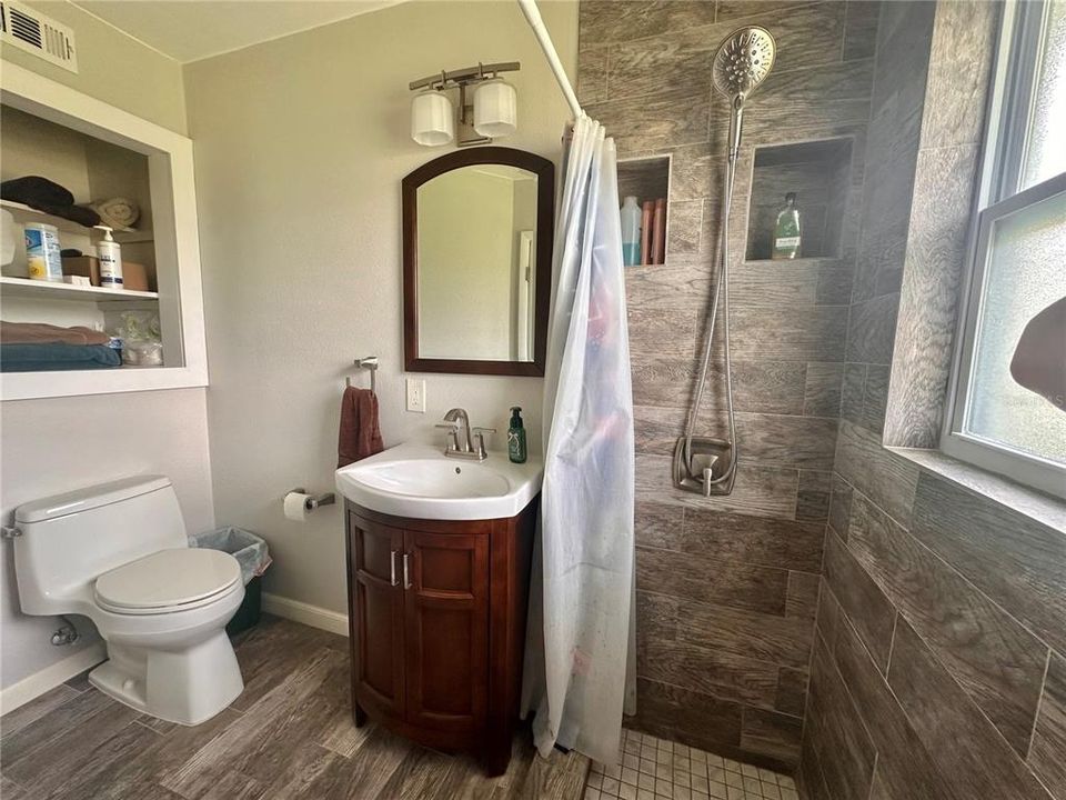 For Sale: $1,200,000 (5 beds, 3 baths, 3051 Square Feet)