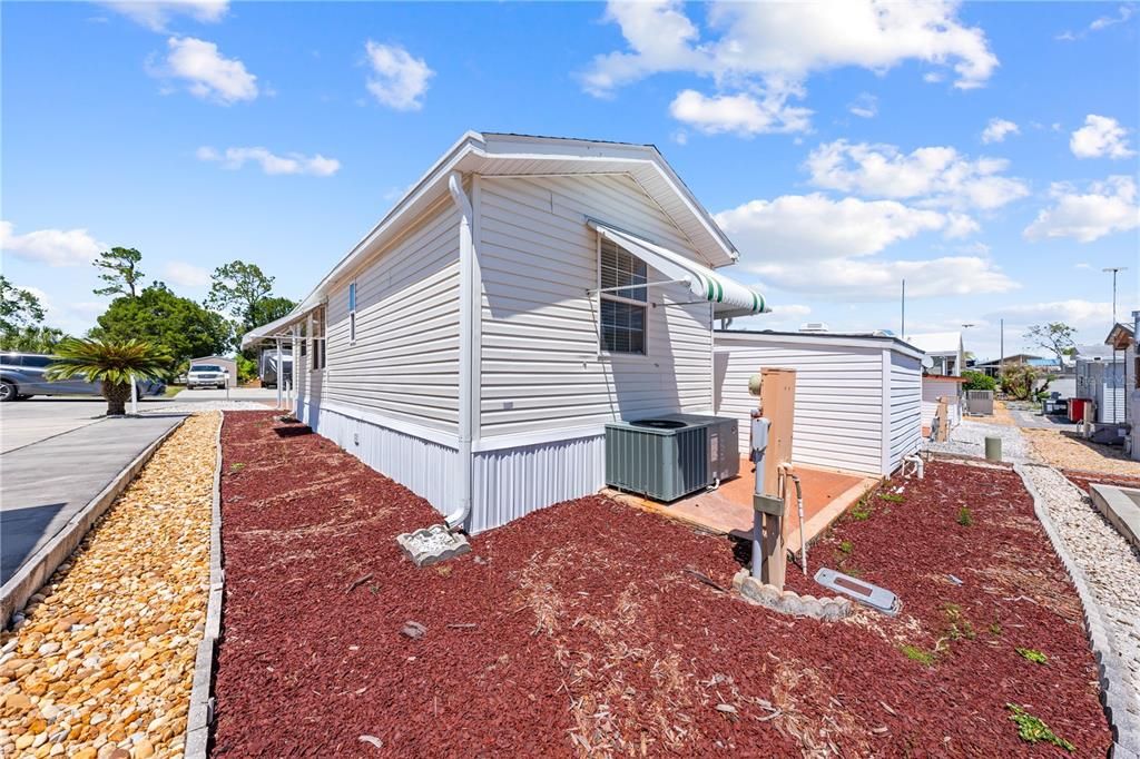 For Sale: $115,000 (1 beds, 1 baths, 518 Square Feet)