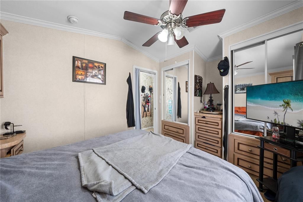 For Sale: $115,000 (1 beds, 1 baths, 518 Square Feet)