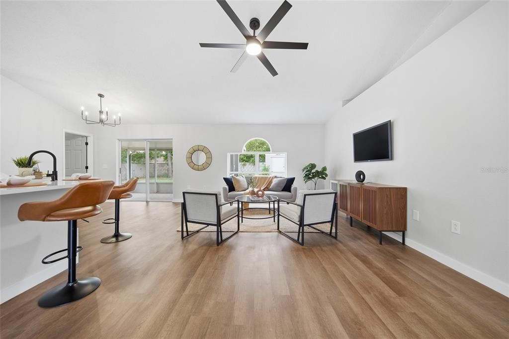 На продажу: $359,900 (3 спален, 2 ванн, 1638 Квадратных фут)