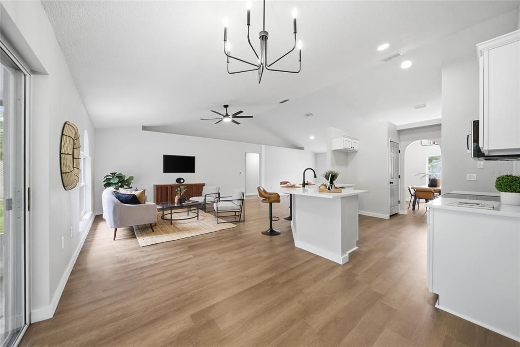 На продажу: $359,900 (3 спален, 2 ванн, 1638 Квадратных фут)