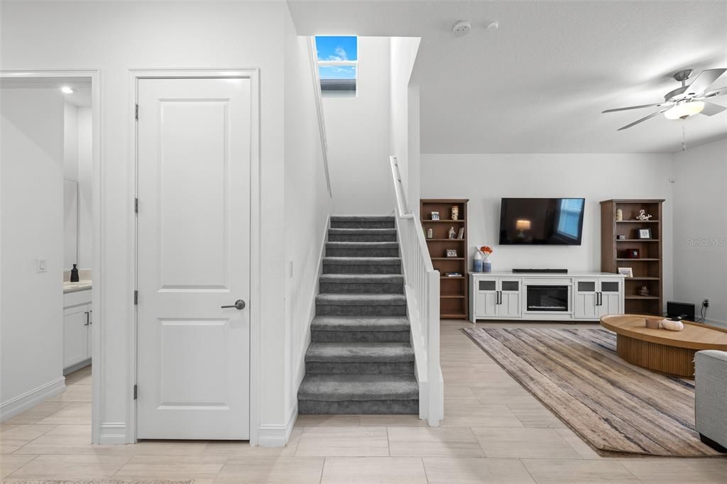 En Venta: $765,000 (4 camas, 3 baños, 2936 Pies cuadrados)
