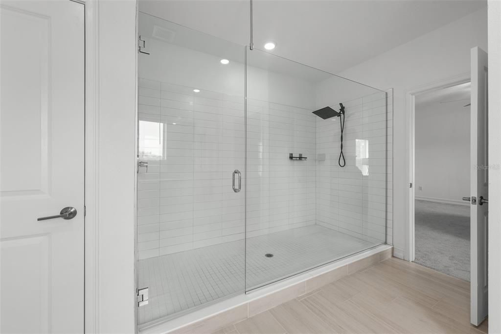 En Venta: $765,000 (4 camas, 3 baños, 2936 Pies cuadrados)