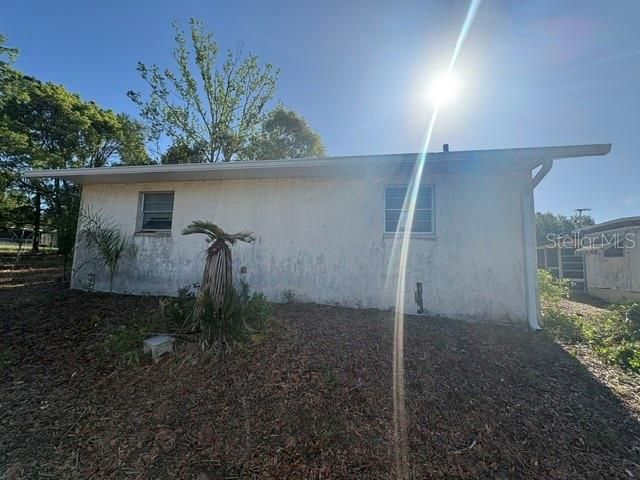 For Sale: $175,000 (2 beds, 1 baths, 684 Square Feet)