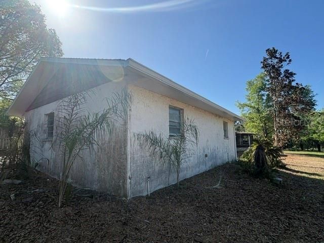 For Sale: $175,000 (2 beds, 1 baths, 684 Square Feet)