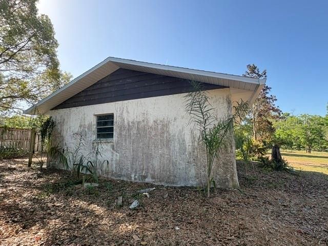 For Sale: $175,000 (2 beds, 1 baths, 684 Square Feet)