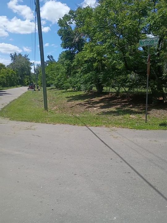 For Sale: $175,000 (2 beds, 1 baths, 684 Square Feet)
