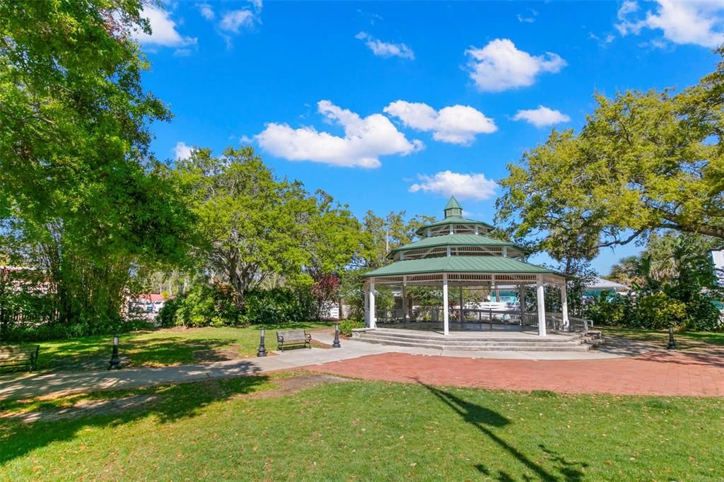 For Sale: $725,000 (6 beds, 0 baths, 1844 Square Feet)
