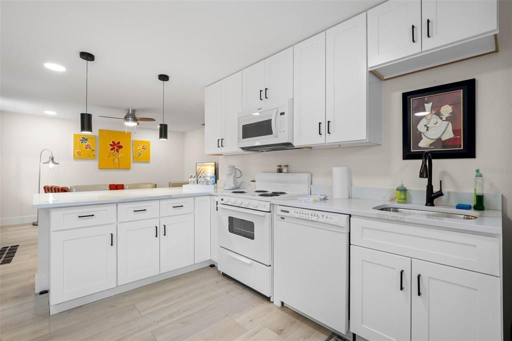 For Sale: $725,000 (6 beds, 0 baths, 1844 Square Feet)