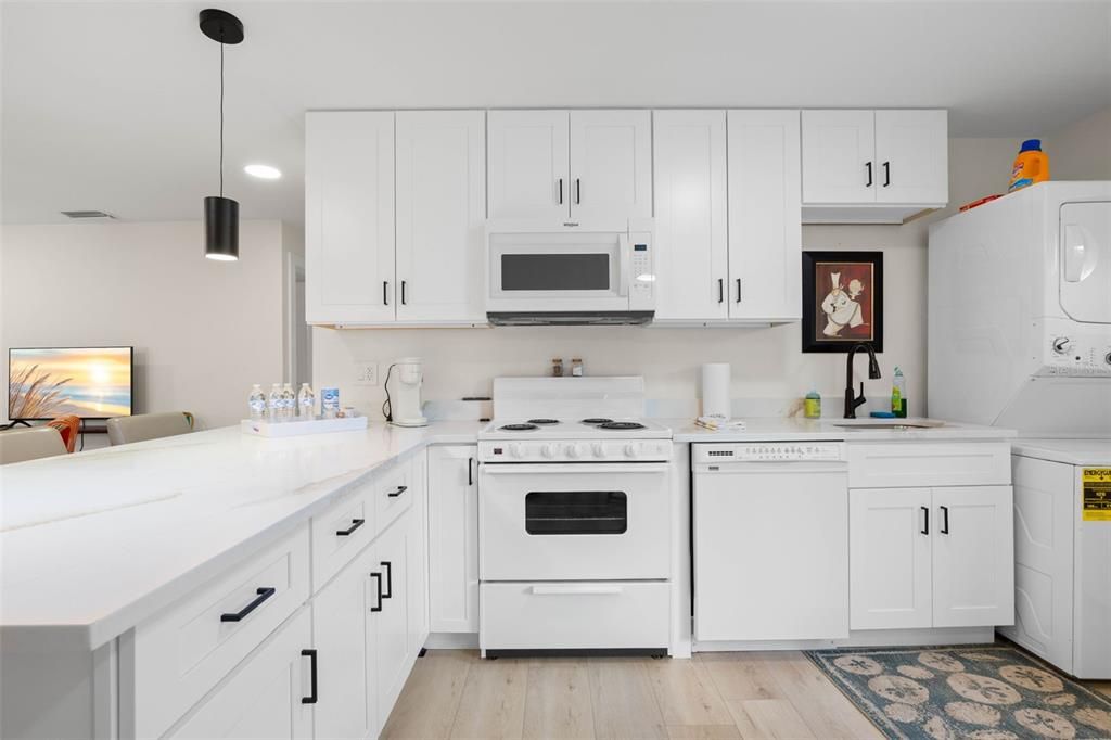 For Sale: $725,000 (6 beds, 0 baths, 1844 Square Feet)