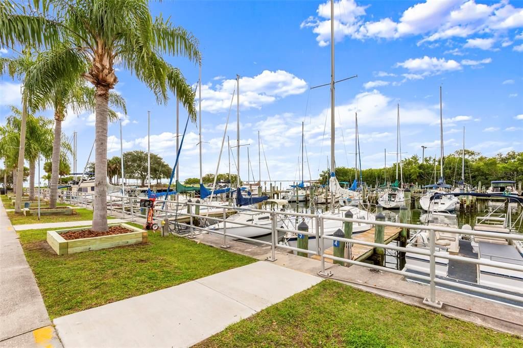 For Sale: $725,000 (6 beds, 0 baths, 1844 Square Feet)