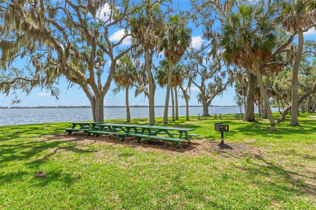 For Sale: $725,000 (6 beds, 0 baths, 1844 Square Feet)