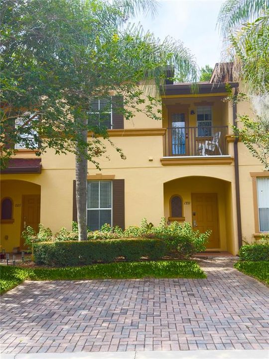 For Sale: $245,000 (3 beds, 3 baths, 1492 Square Feet)