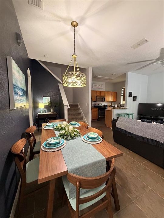 For Sale: $245,000 (3 beds, 3 baths, 1492 Square Feet)