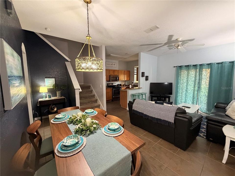 For Sale: $245,000 (3 beds, 3 baths, 1492 Square Feet)